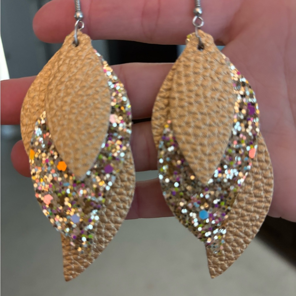 Earring bundle-4 pair! - Picture 3 of 4
